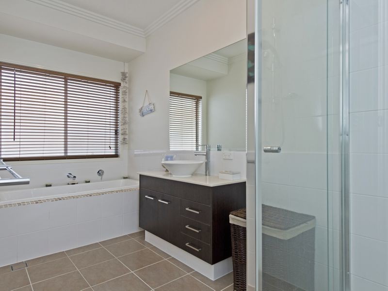 14 Oceanblue Rise, Upper Coomera QLD 4209