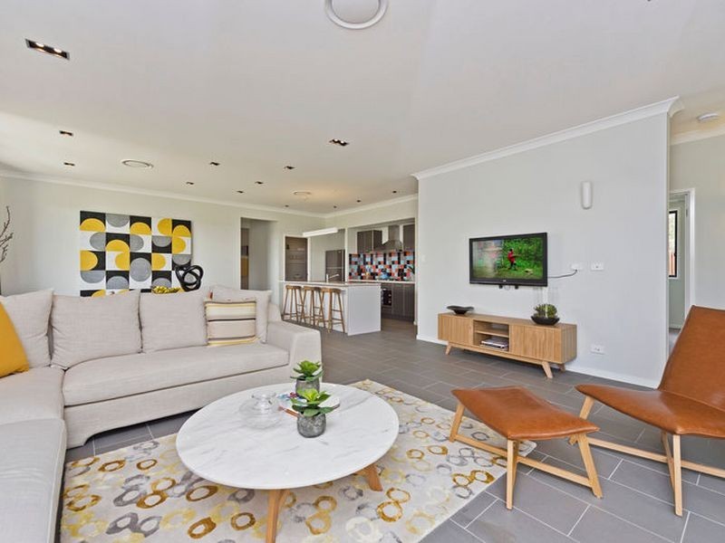 1 Gainsborough Drive, Pimpama QLD 4209