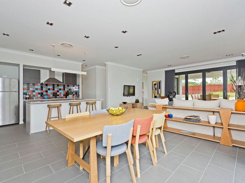 1 Gainsborough Drive, Pimpama QLD 4209