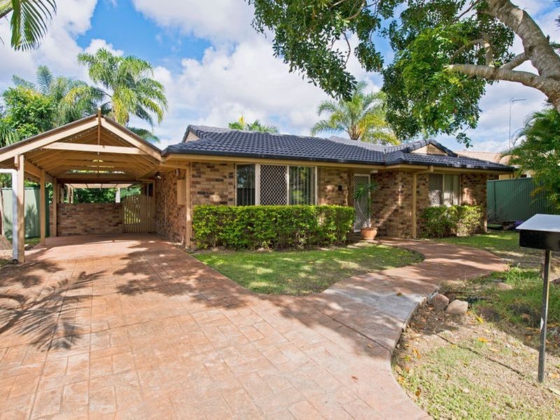8 Penrith Court, Helensvale QLD 4212
