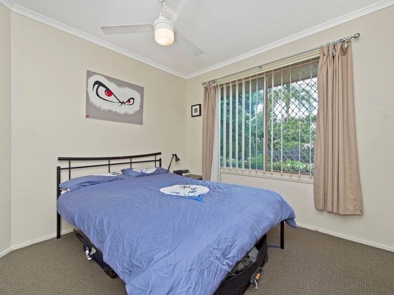 8 Penrith Court, Helensvale QLD 4212