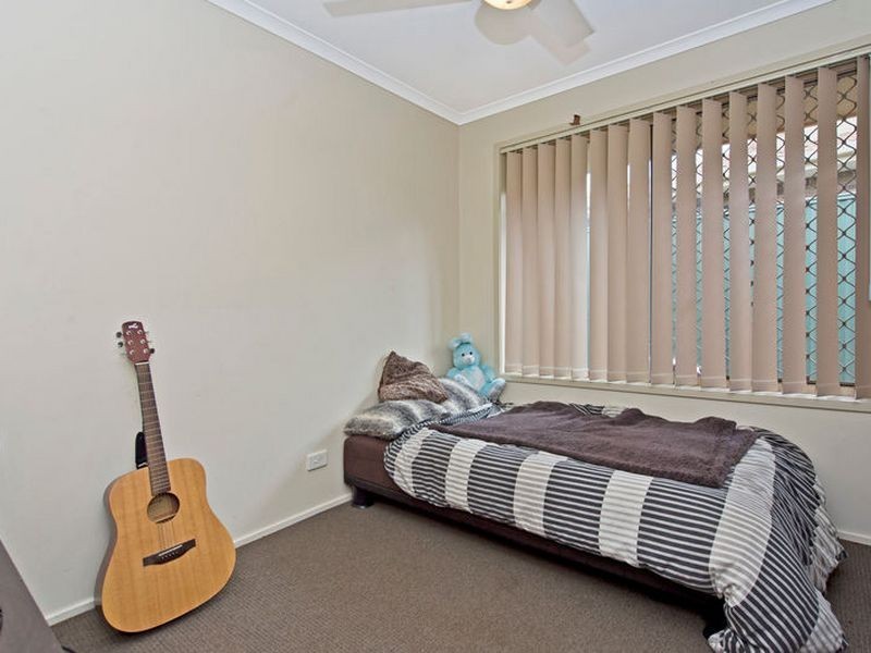 8 Penrith Court, Helensvale QLD 4212