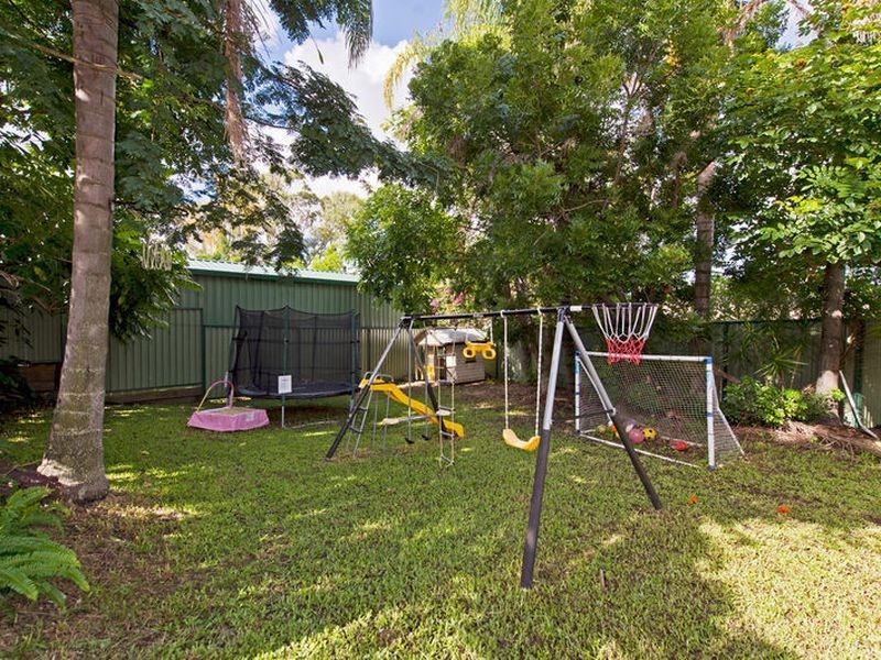 8 Penrith Court, Helensvale QLD 4212