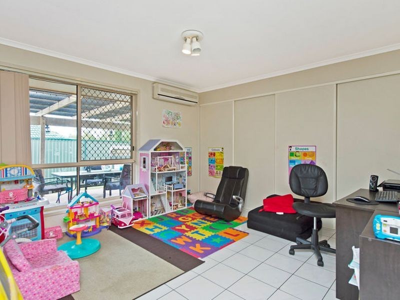 8 Penrith Court, Helensvale QLD 4212