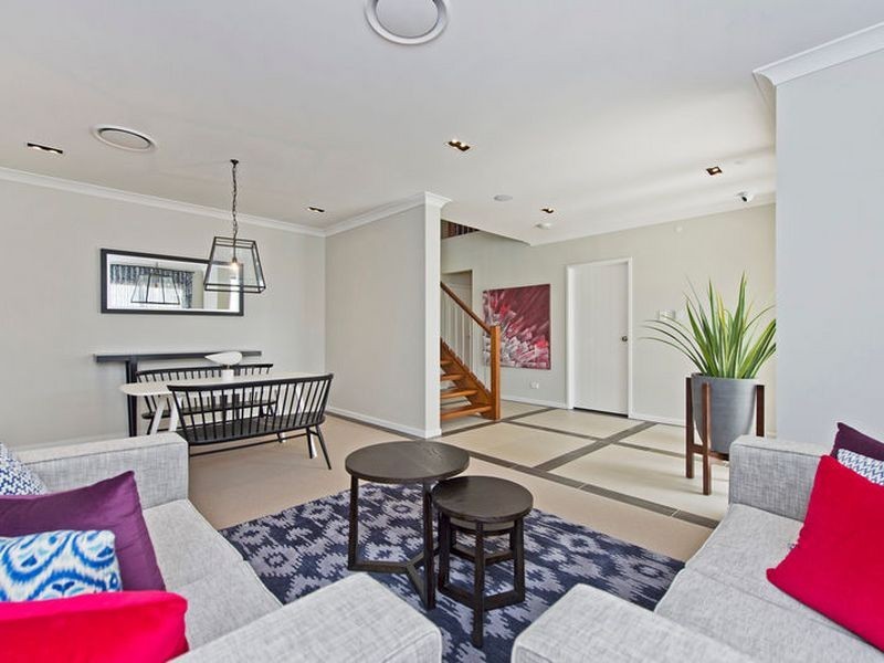 5 Gainsborough Drive, Pimpama QLD 4209