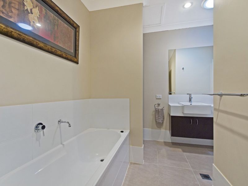 8 Indigo Street, Upper Coomera QLD 4209