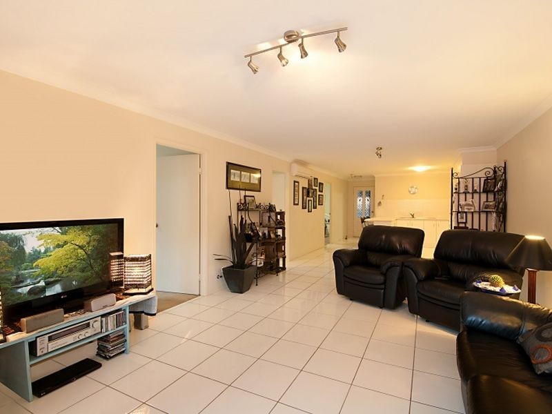 2/8 Mocha Way, Pimpama QLD 4209