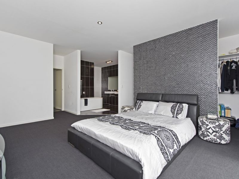 6 Waterlily Place, Upper Coomera QLD 4209