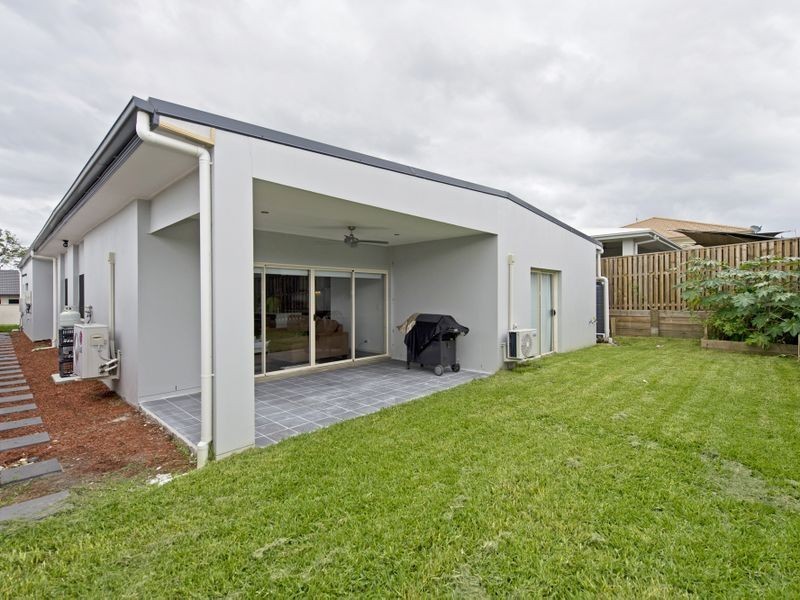 6 Waterlily Place, Upper Coomera QLD 4209