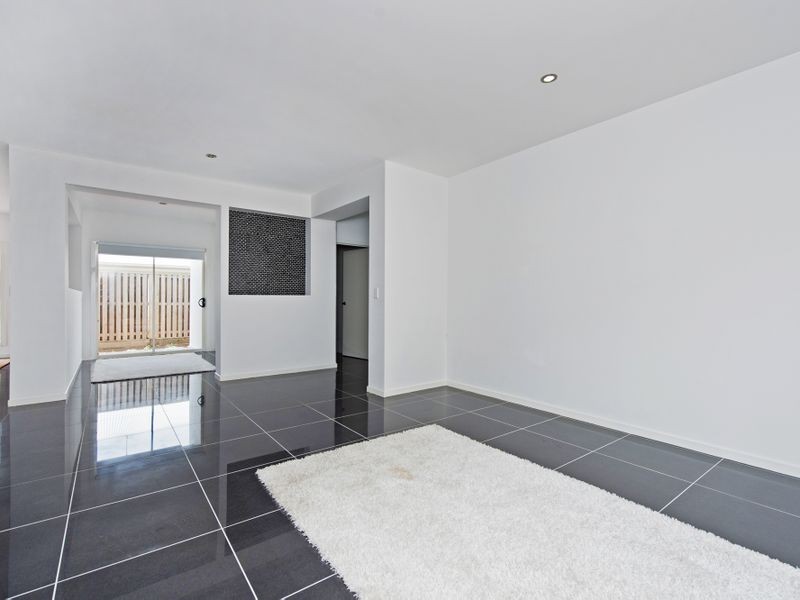 6 Waterlily Place, Upper Coomera QLD 4209