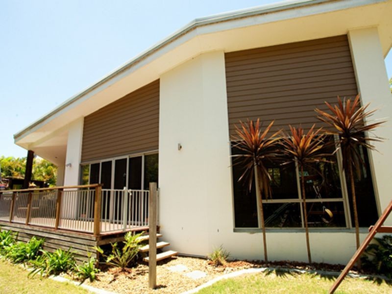 16 Pacha Close, Coomera Waters QLD 4209