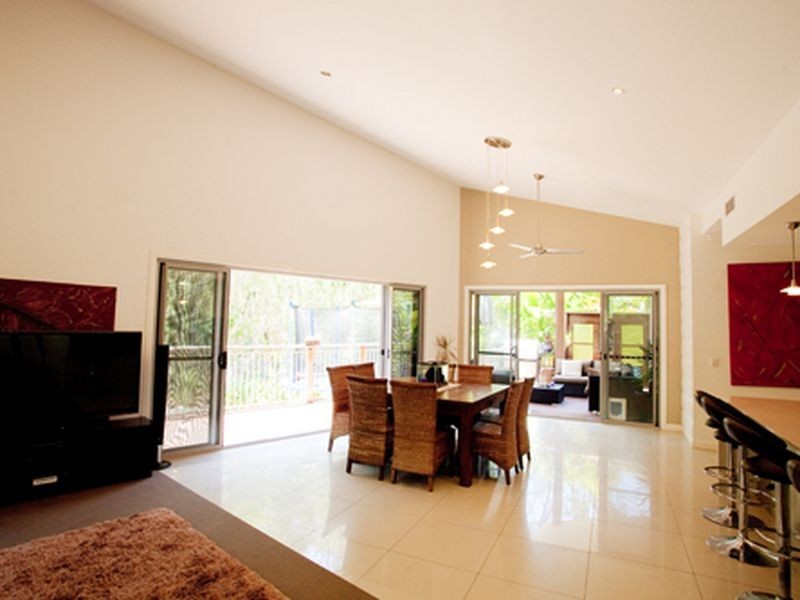 16 Pacha Close, Coomera Waters QLD 4209