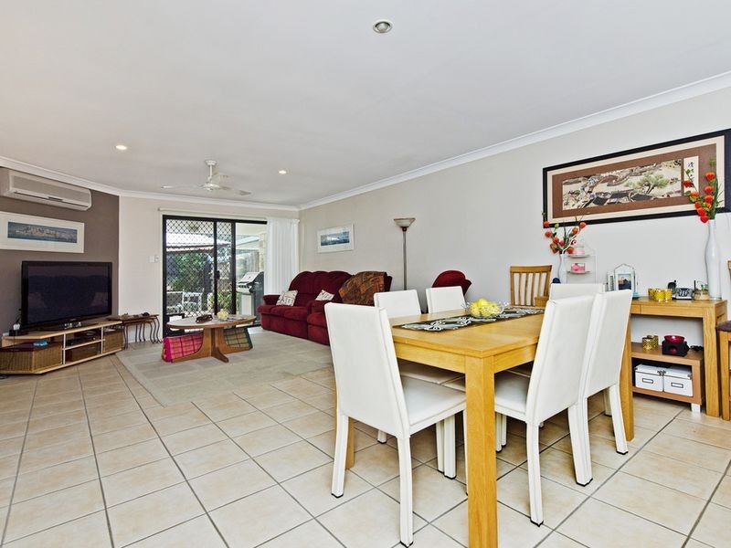 2/34 Bushgum Crescent, Upper Coomera QLD 4209