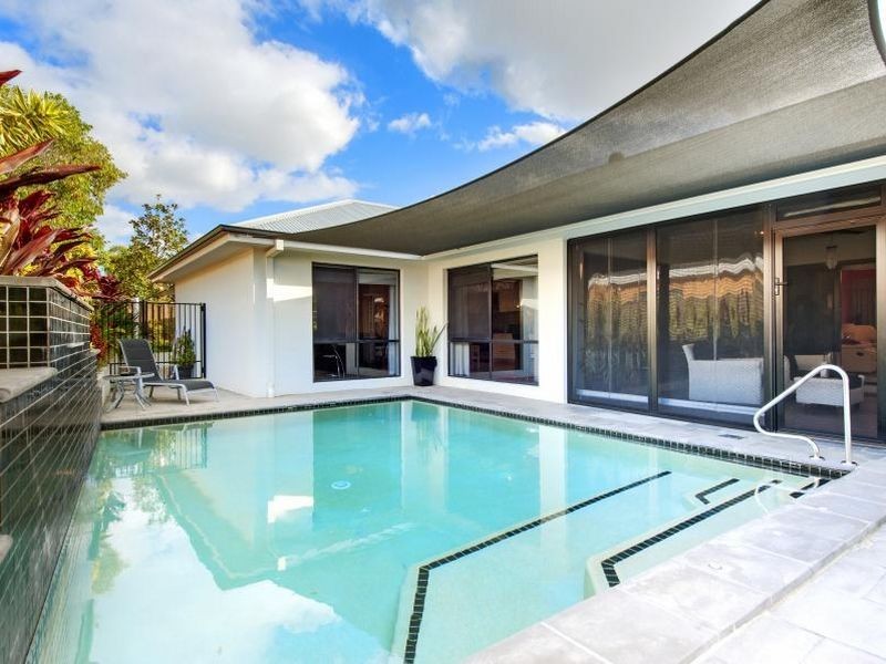 8 Pacha Close, Coomera Waters QLD 4209