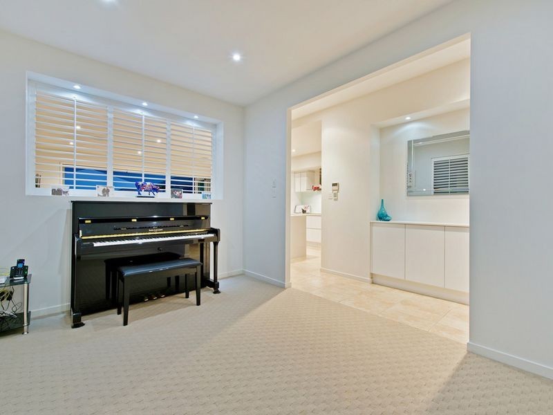 6 Cabriolet Court, Upper Coomera QLD 4209