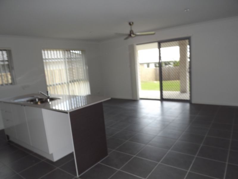 16 John Crescent, Pimpama QLD 4209