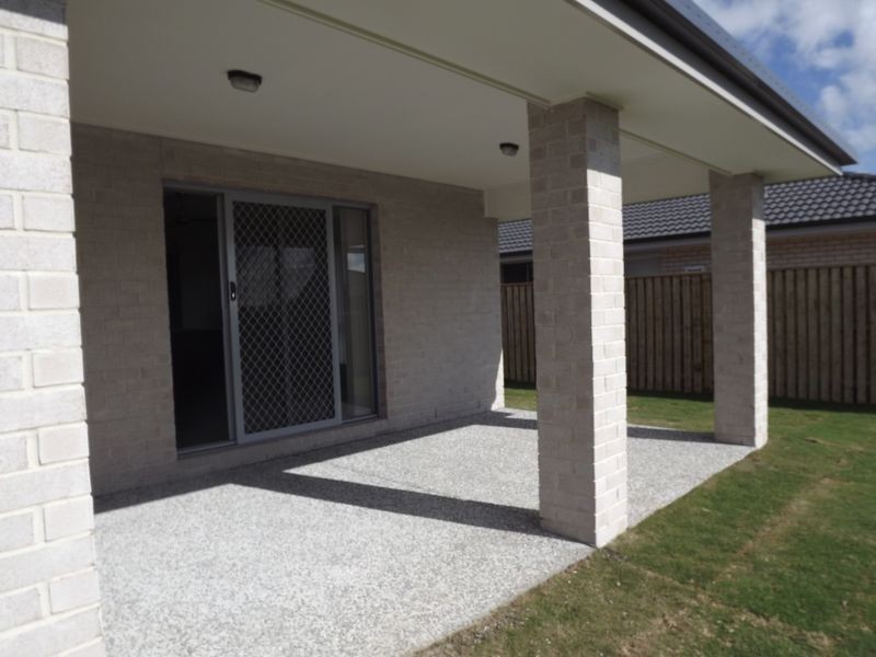 16 John Crescent, Pimpama QLD 4209