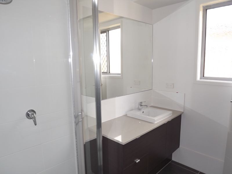 16 John Crescent, Pimpama QLD 4209