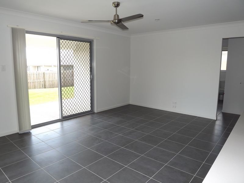 16 John Crescent, Pimpama QLD 4209