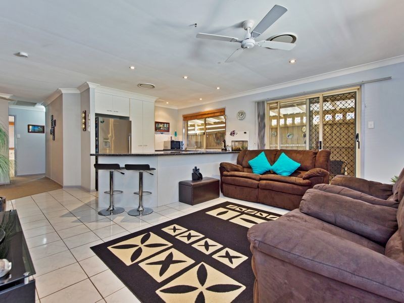 15 Tradewinds Drive, Helensvale QLD 4212