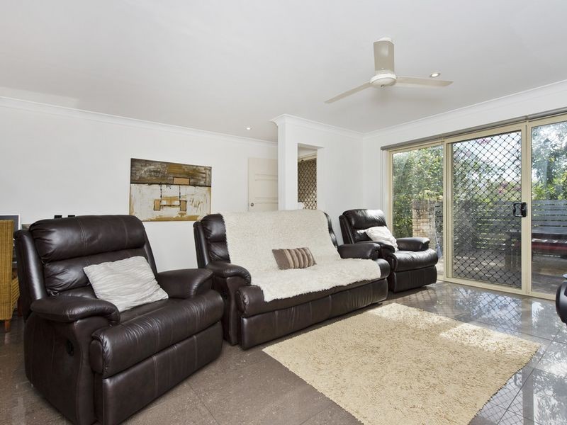 2/16 Redstart Street, Upper Coomera QLD 4209
