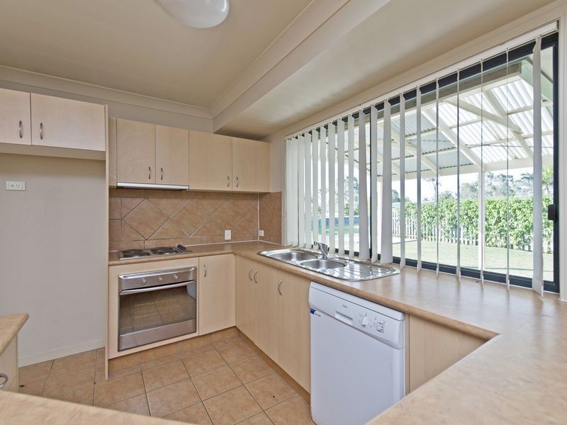 5 Meadow Way, Upper Coomera QLD 4209