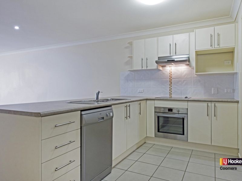 1/4 Barratt Street, Coomera QLD 4209