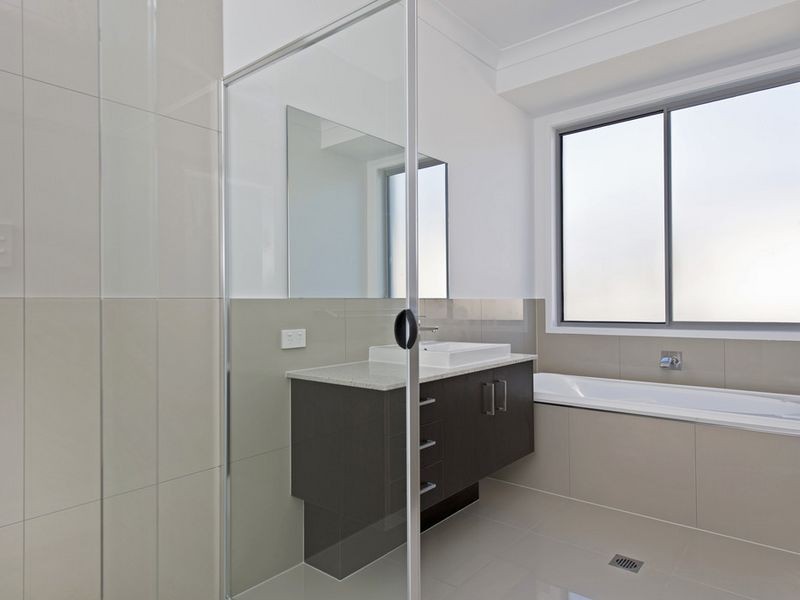 9 Saddle Back Street, Upper Coomera QLD 4209