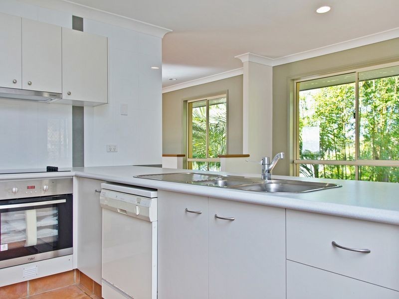 6 Hopman Court, Oxenford QLD 4210