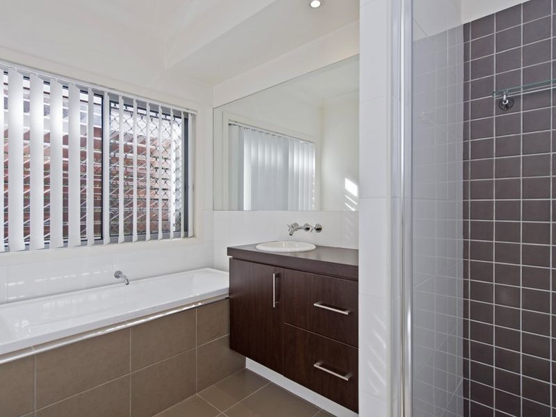 24 Nandina Court, Upper Coomera QLD 4209