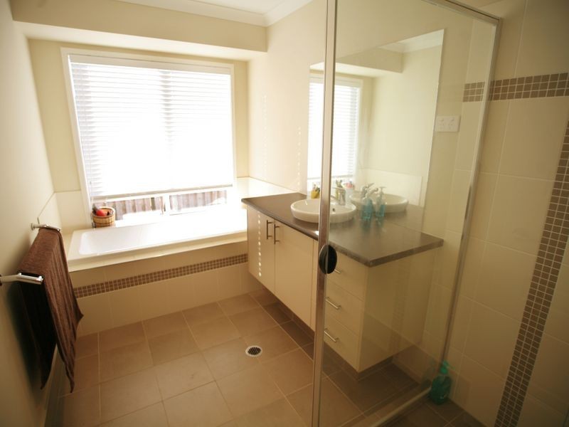 10 Crusade Court, Coomera Waters QLD 4209