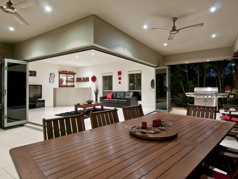 7 Sailaway Court, Coomera Waters QLD 4209