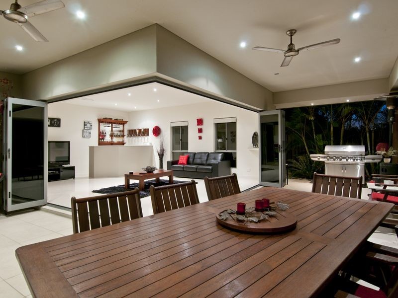 7 Sailaway Court, Coomera Waters QLD 4209