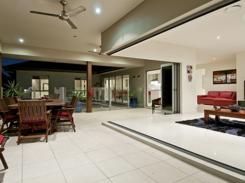 7 Sailaway Court, Coomera Waters QLD 4209