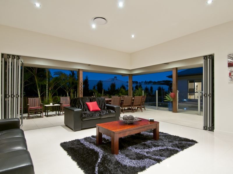 7 Sailaway Court, Coomera Waters QLD 4209