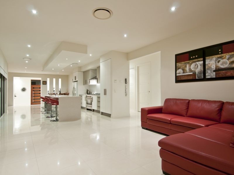 7 Sailaway Court, Coomera Waters QLD 4209