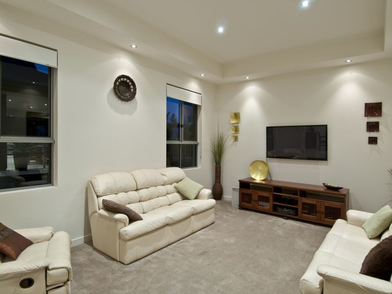 7 Sailaway Court, Coomera Waters QLD 4209