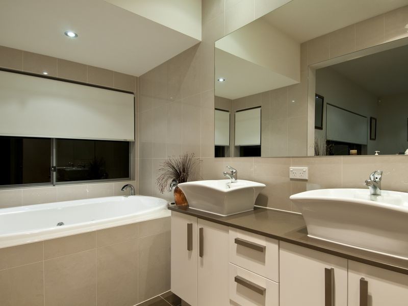 7 Sailaway Court, Coomera Waters QLD 4209