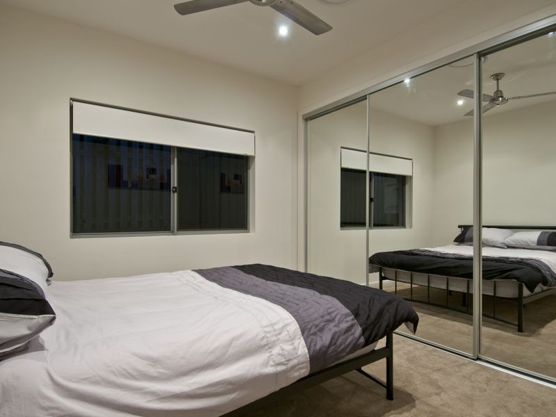 7 Sailaway Court, Coomera Waters QLD 4209