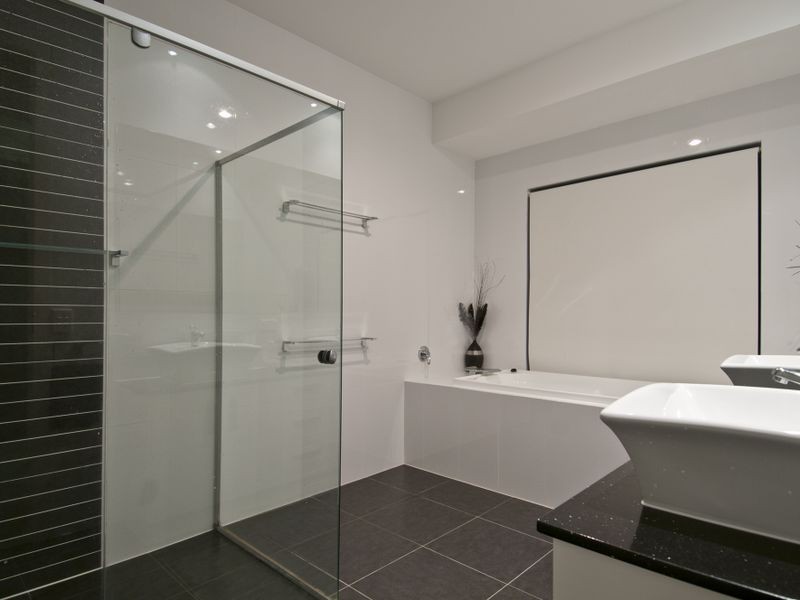 7 Sailaway Court, Coomera Waters QLD 4209