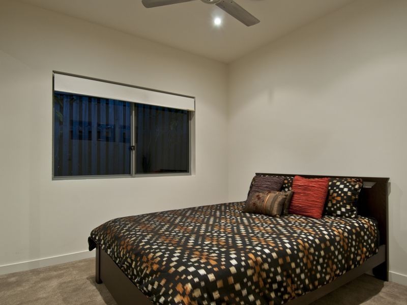 7 Sailaway Court, Coomera Waters QLD 4209