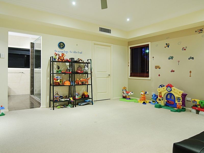 9 Veninde Lane, Coomera Waters QLD 4209