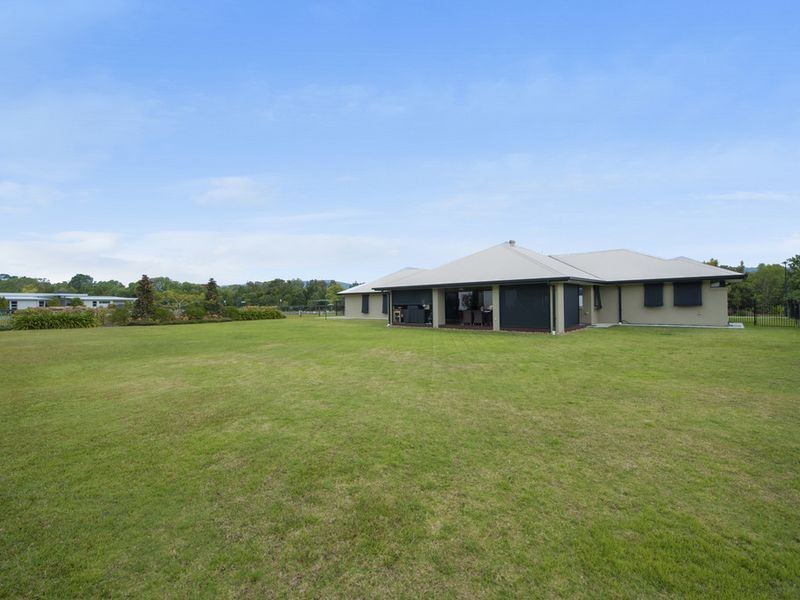 10 Lagoon Park Drive, Maudsland QLD 4210