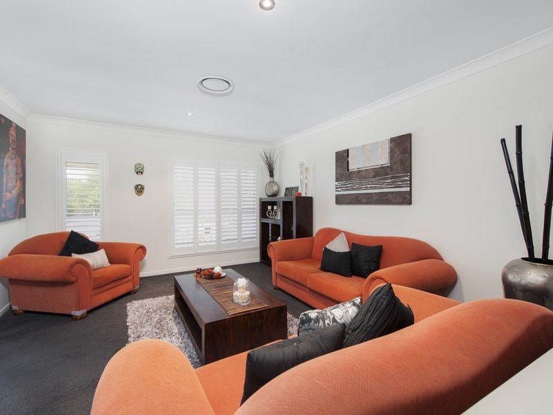 10 Lagoon Park Drive, Maudsland QLD 4210