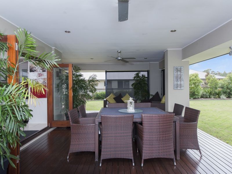 10 Lagoon Park Drive, Maudsland QLD 4210