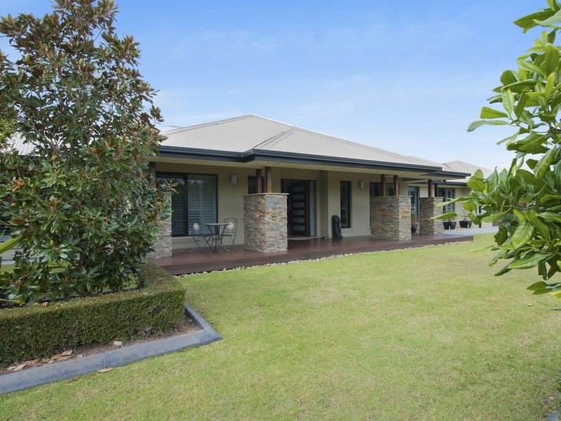 10 Lagoon Park Drive, Maudsland QLD 4210