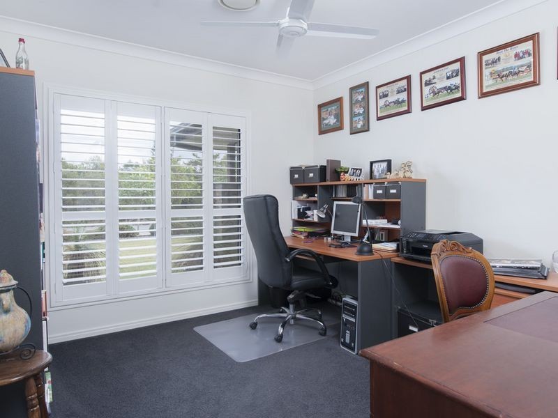 10 Lagoon Park Drive, Maudsland QLD 4210