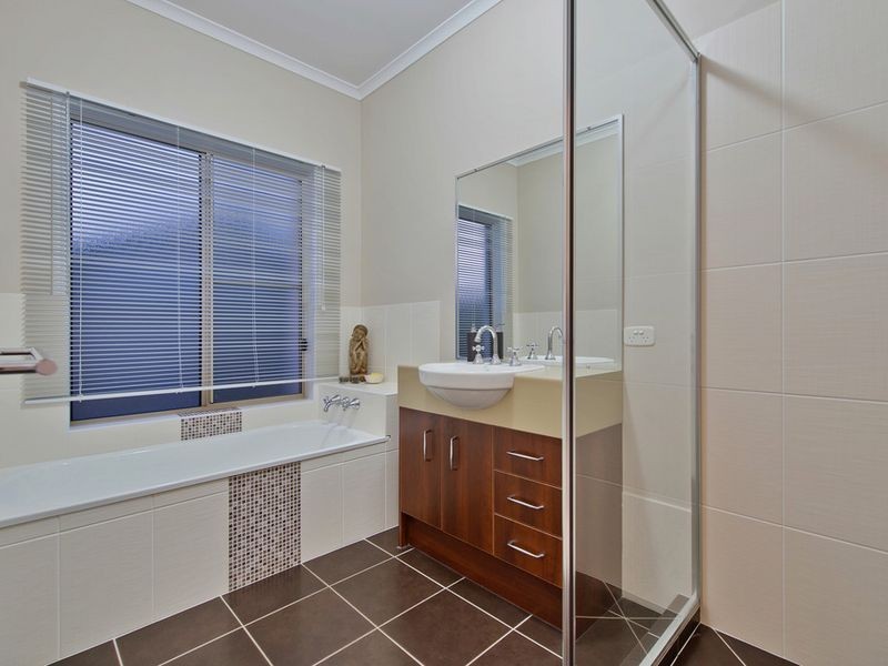 16 Rainbow Circuit, Coomera Waters QLD 4209