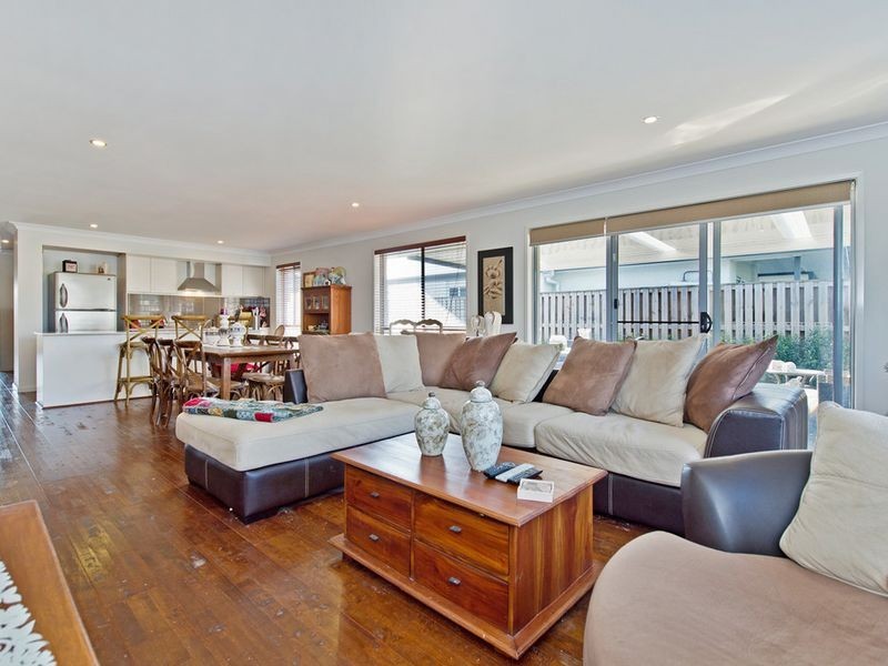 6 Dubuji Lane, Coomera QLD 4209