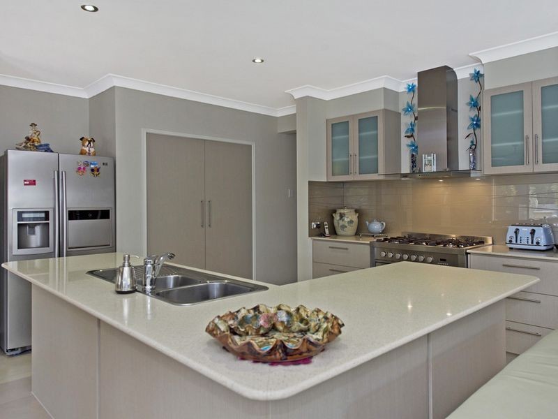 9 Greenacre Way, Maudsland QLD 4210